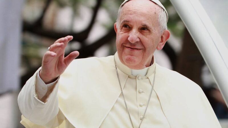 La Iglesia le exigió a Milei que “respete” al Papa