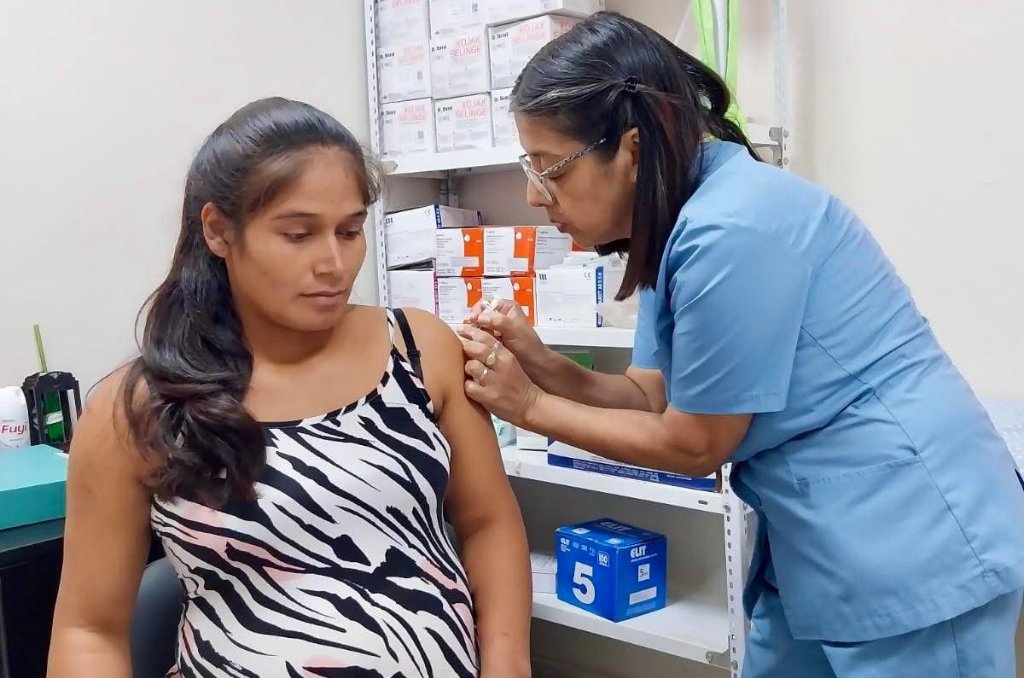 Instan a completar el calendario de vacunación