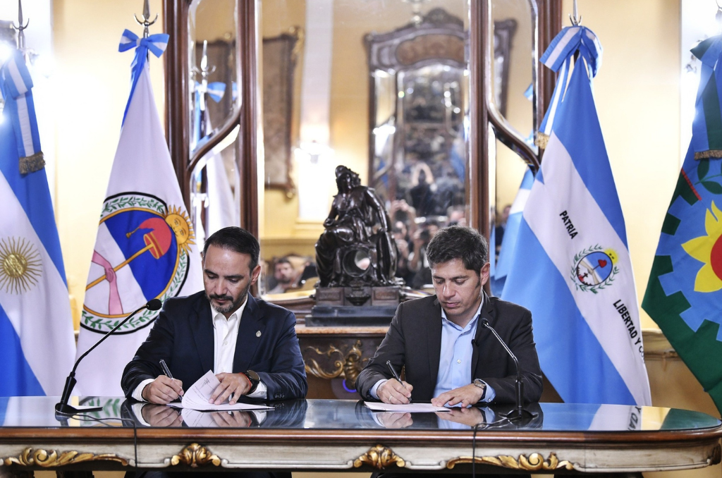 Silencio oficial ante la llegada de Kicillof a Corrientes y la firma de convenios con Valdés